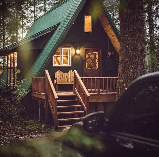 Самое важное, чтобы где-то продолжало существовать всё то, чем ты жил. И обычаи..