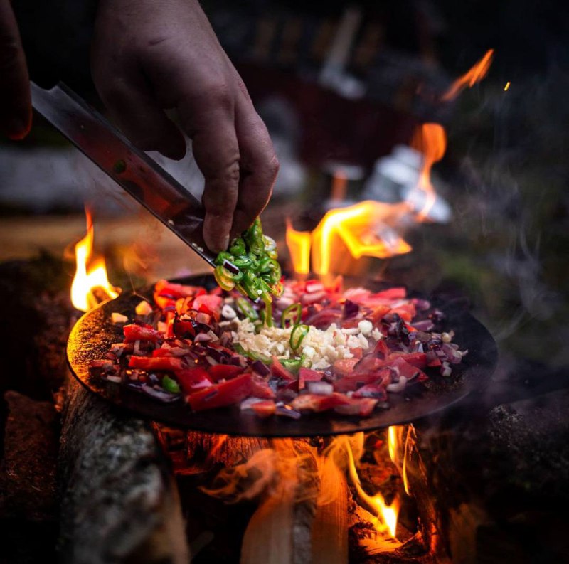 Нет любви более искренней, чем любовь к еде.