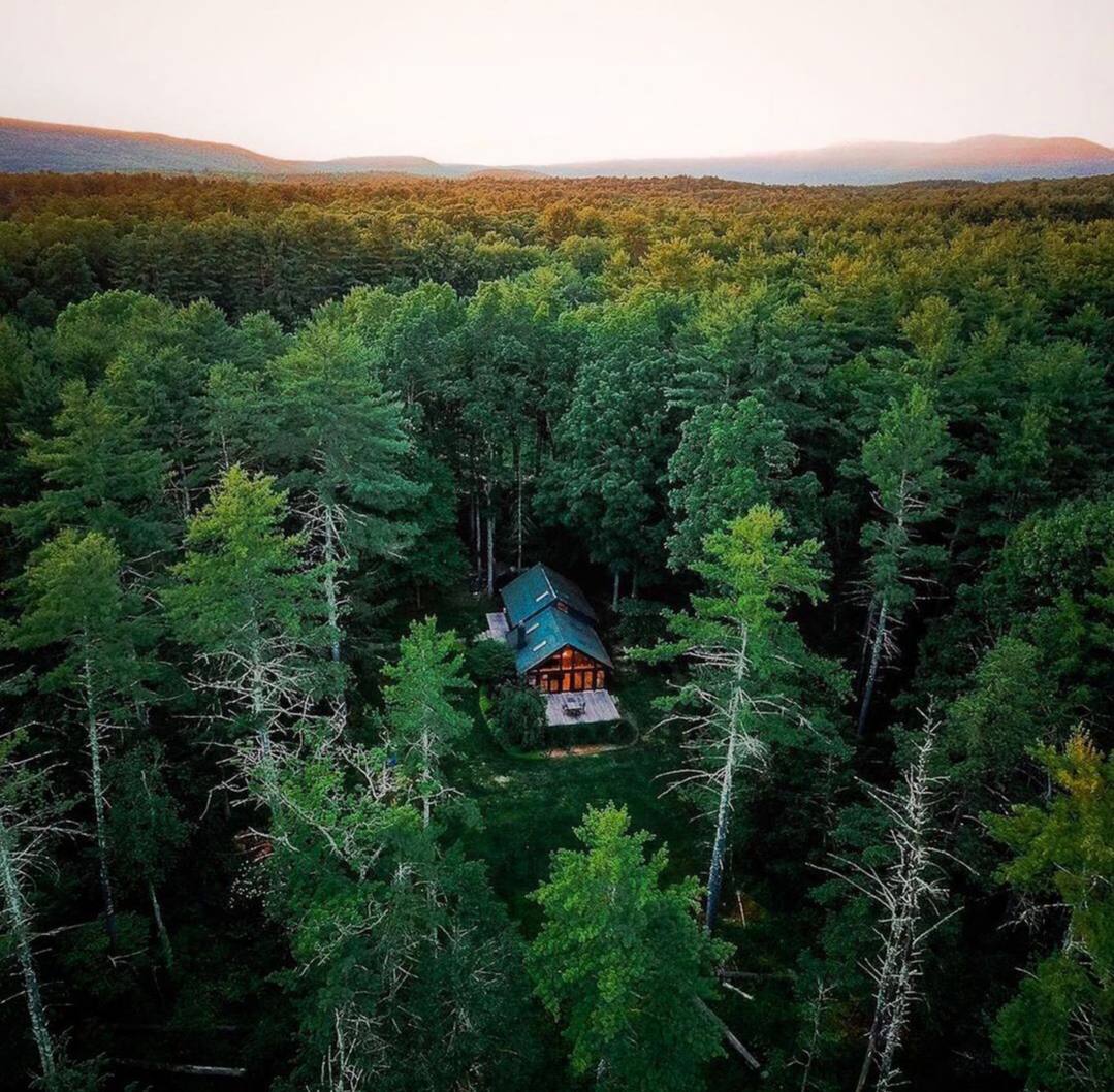 Ничего не может быть приятнее, как жить в уединении, наслаждаться зрелищем природы и почитать...