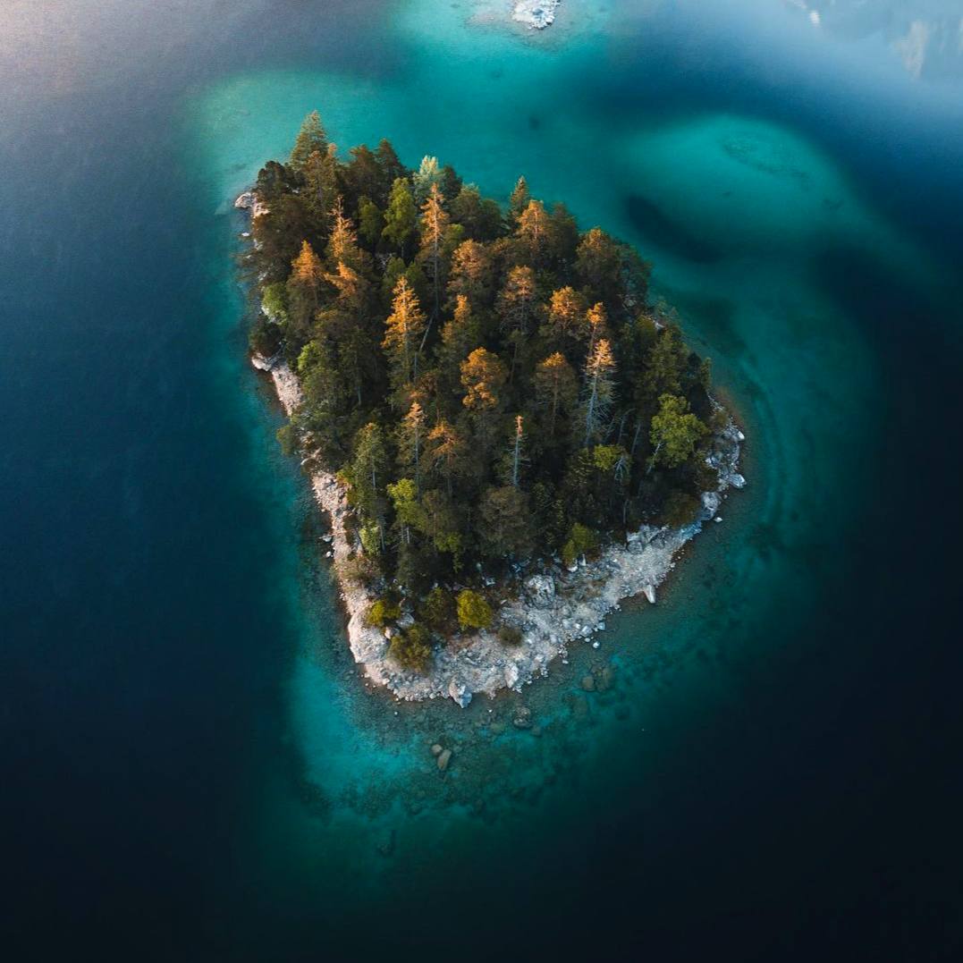 В самом слове «остров» есть какая-то магическая притягательная сила