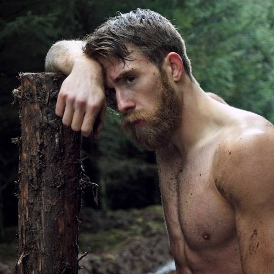 От добра люди становятся хуже. Свинеют. А когда людям плохо, то они становятся лучше.