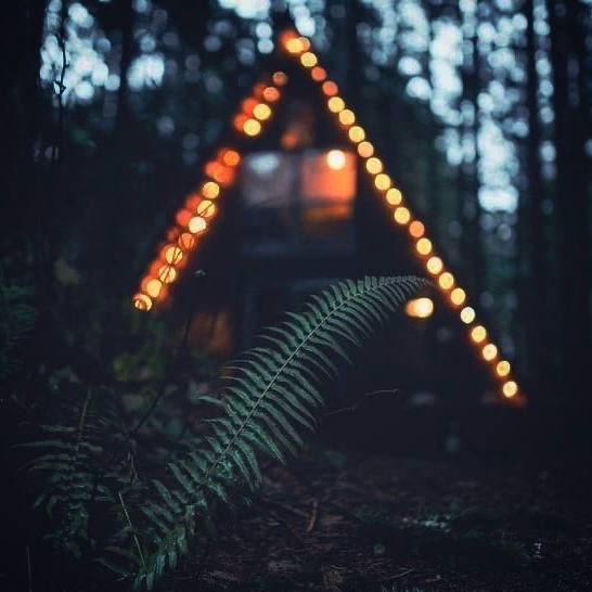 Есть такое поверье: для каждого человека на земном шаре имеется место, которое этому человеку...