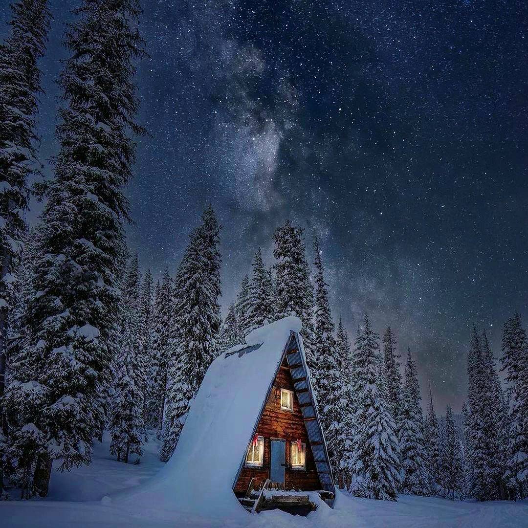 Красота неразрывно связана с гармонией и потому в суетливом многообразии космоса возможно только...