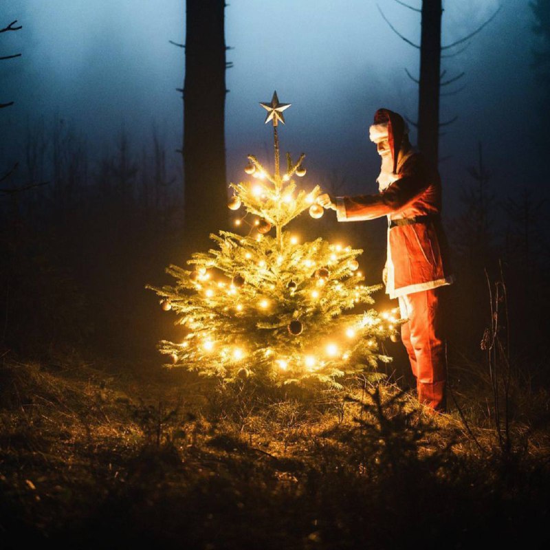 Нынче день-то какой? Старому году конец, новому — начало