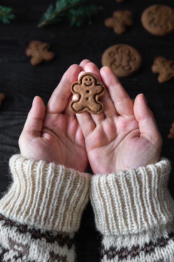 Окружите себя прекрасными вещами. В жизни полно грусти — но найдите свою радугу и не отпускайте ее