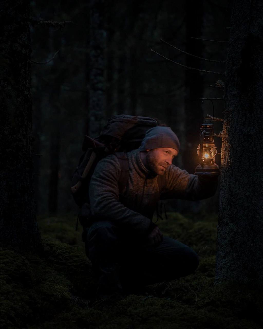 Счастье можно найти даже в самые тёмные времена, если не забывать обращаться к свету.