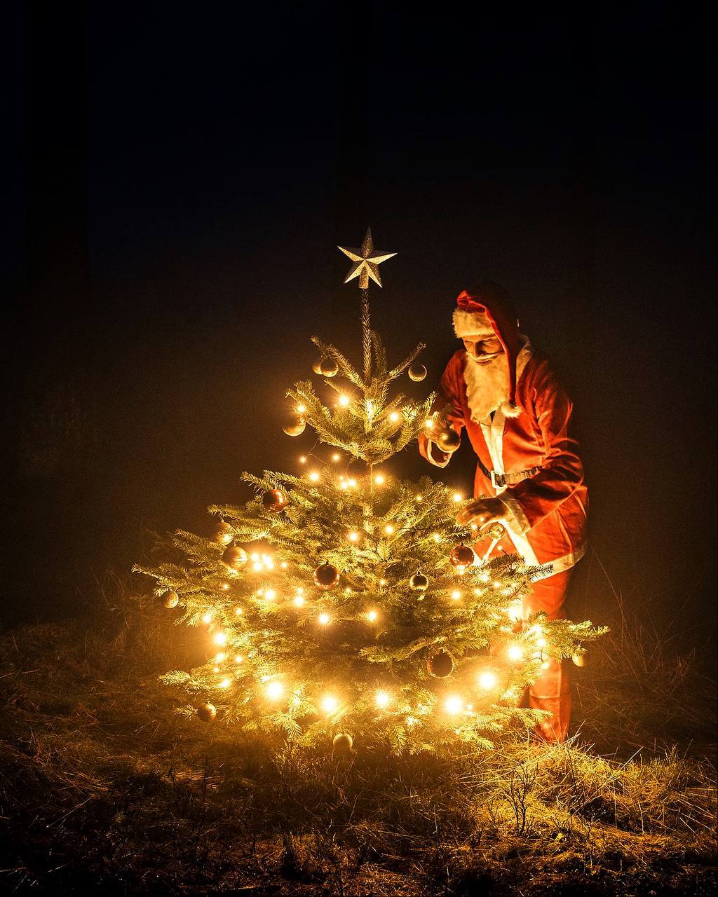 Нынче день-то какой? Старому году конец, новому — начало