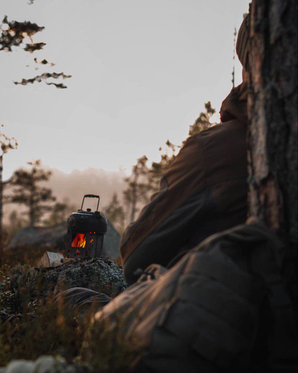 Все они одинаково приспособляются к общим меркам, все строят свою жизнь по готовому, убогому...