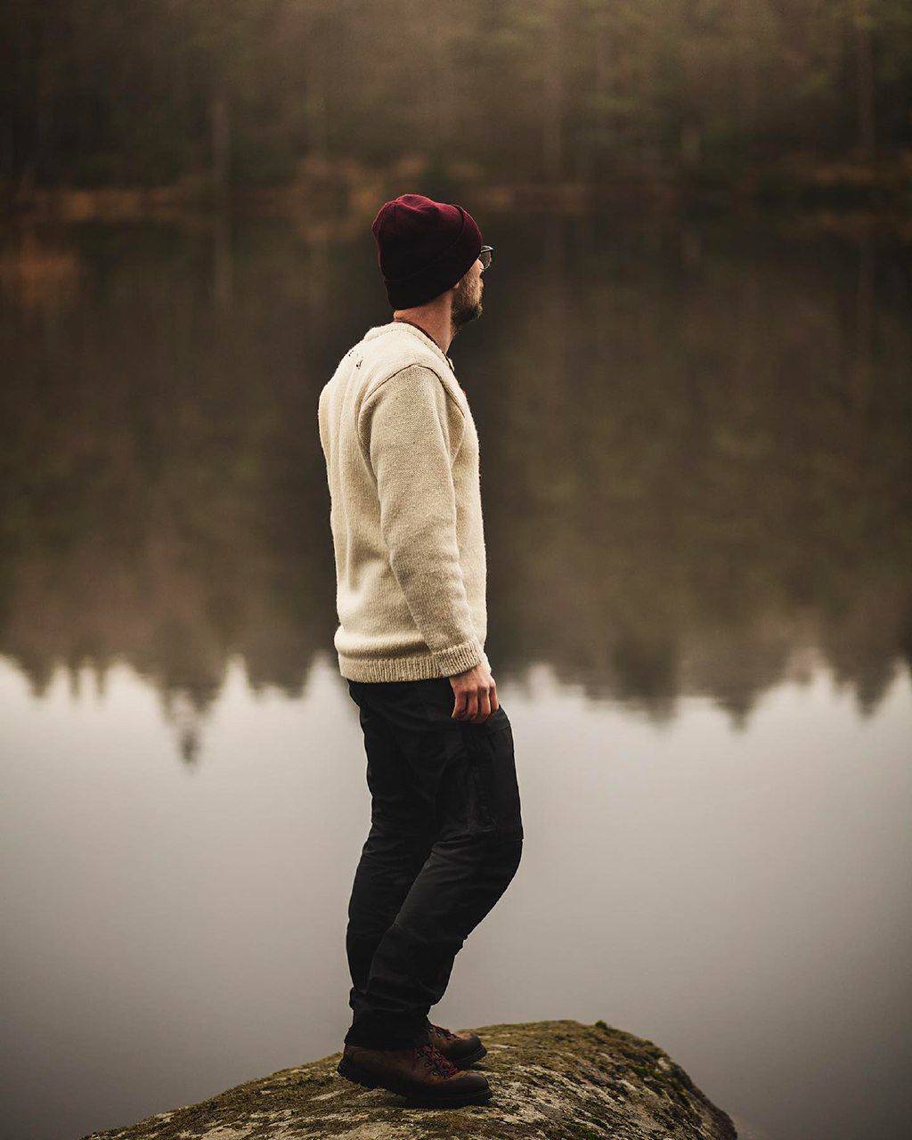 Смотрю на сегодняшний мир как на сумасшедший дом, как на скверную сенсационную пьесу, нередко...