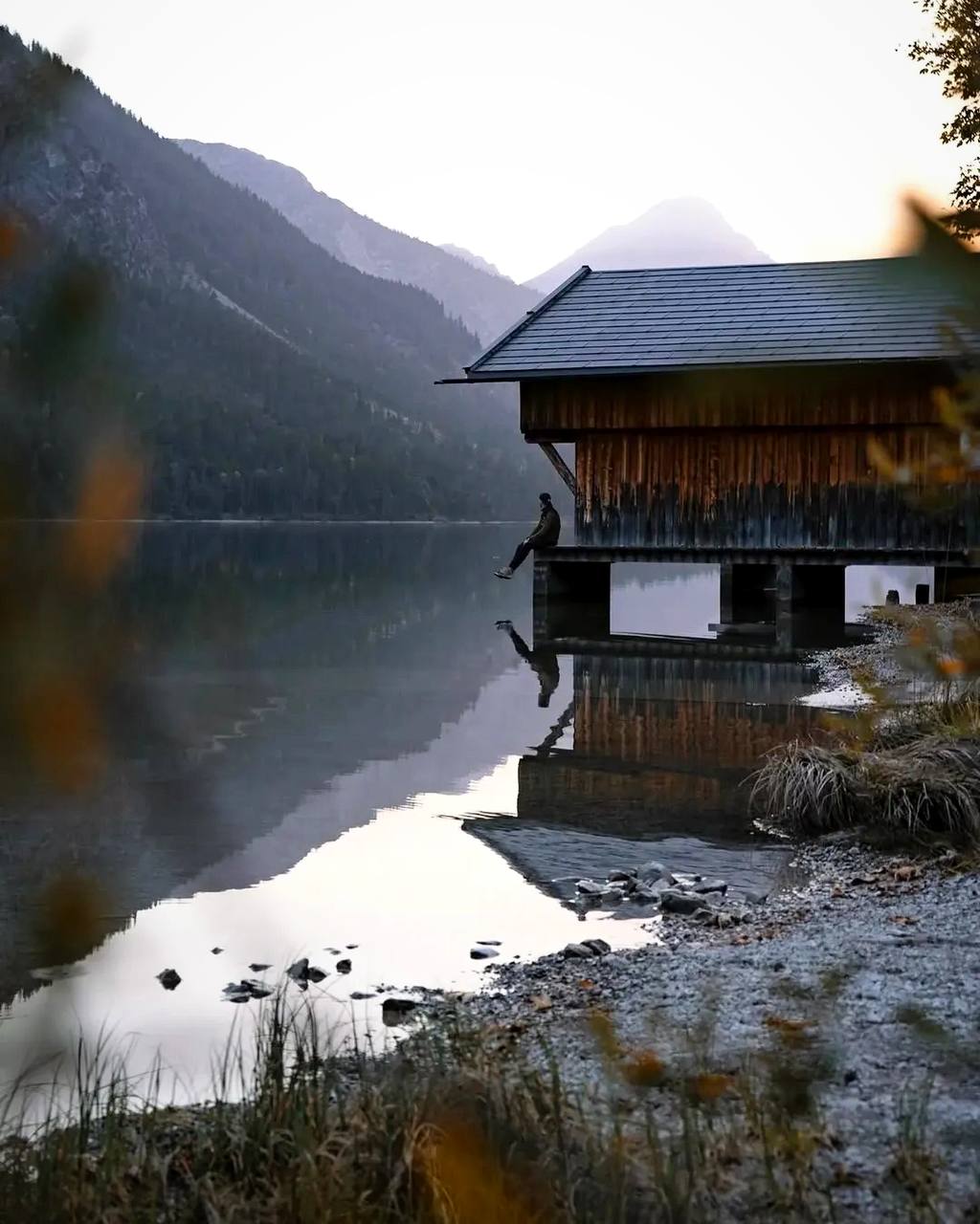 Единственное время, которое есть у вас — сейчас; единственное место — здесь.Бхагван Шри Раджниш