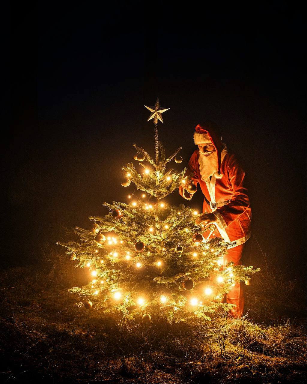 Нынче день-то какой? Старому году конец, новому — начало